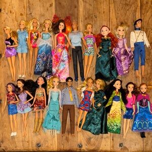 Assorted Barbie and Disney princess Set (selling as it is)